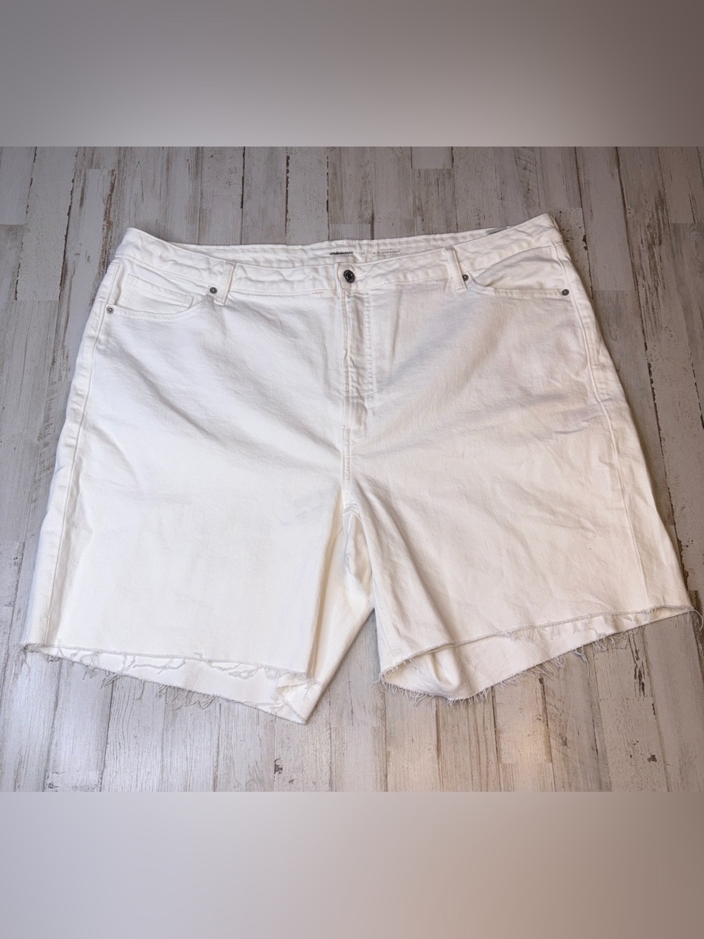 Old Navy High-rise O.G. Straight white denim shorts plus size 24